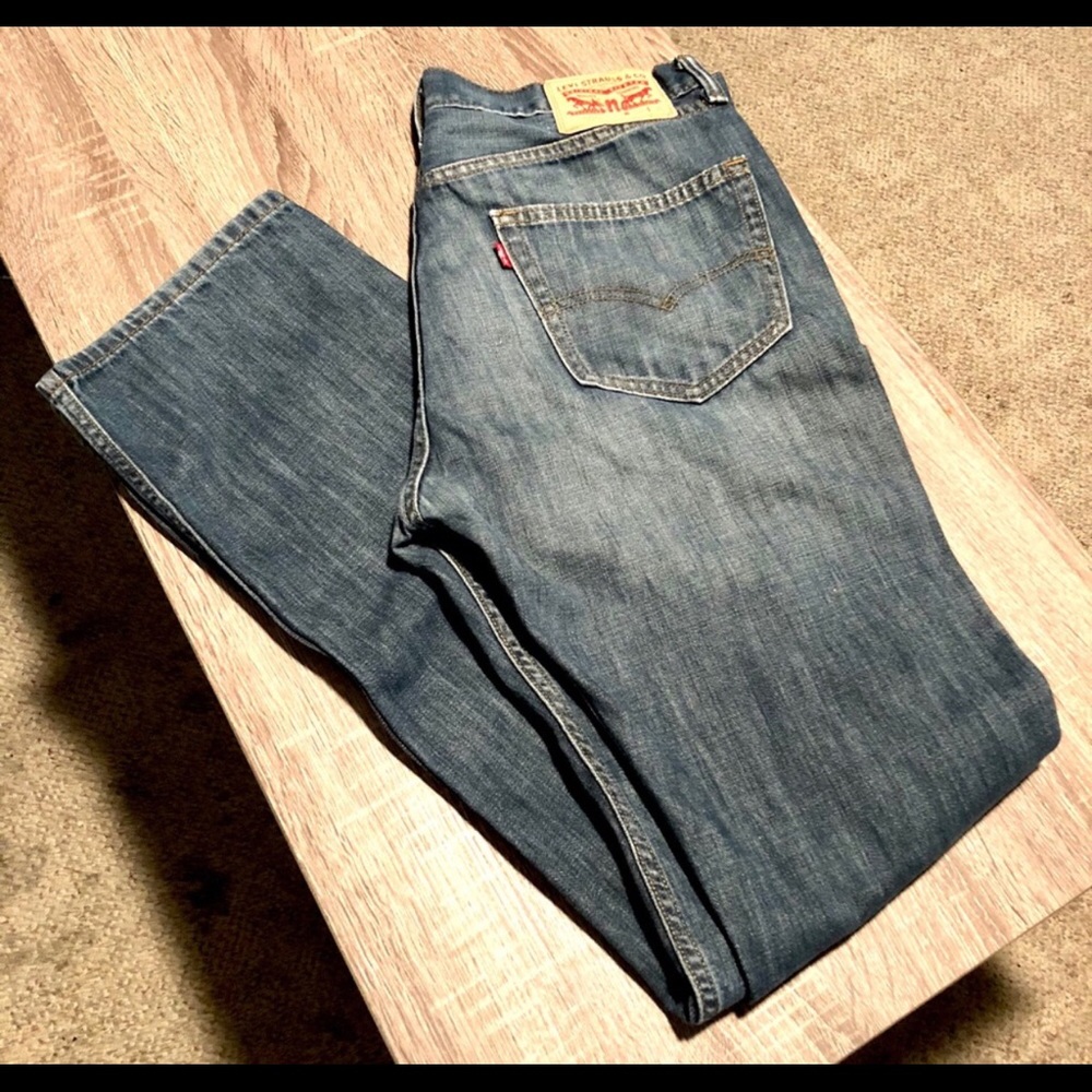 Levi’s 505 Regular fit size 33”W x 36”L